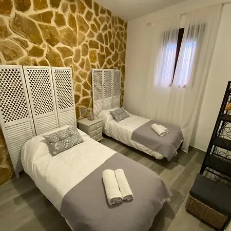 La De Bartolo. * Segura de Leon